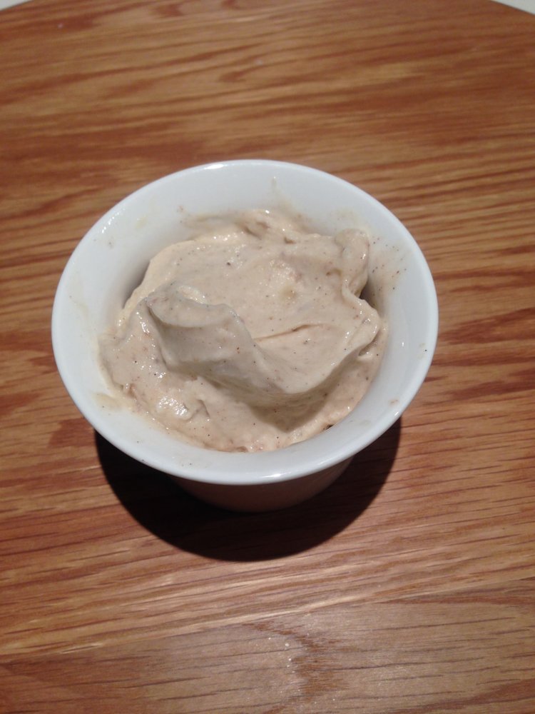 Ground Kush in Round Container with Hemp Leaves