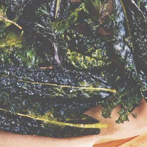 Ground Kush in Round Container with Hemp Leaves