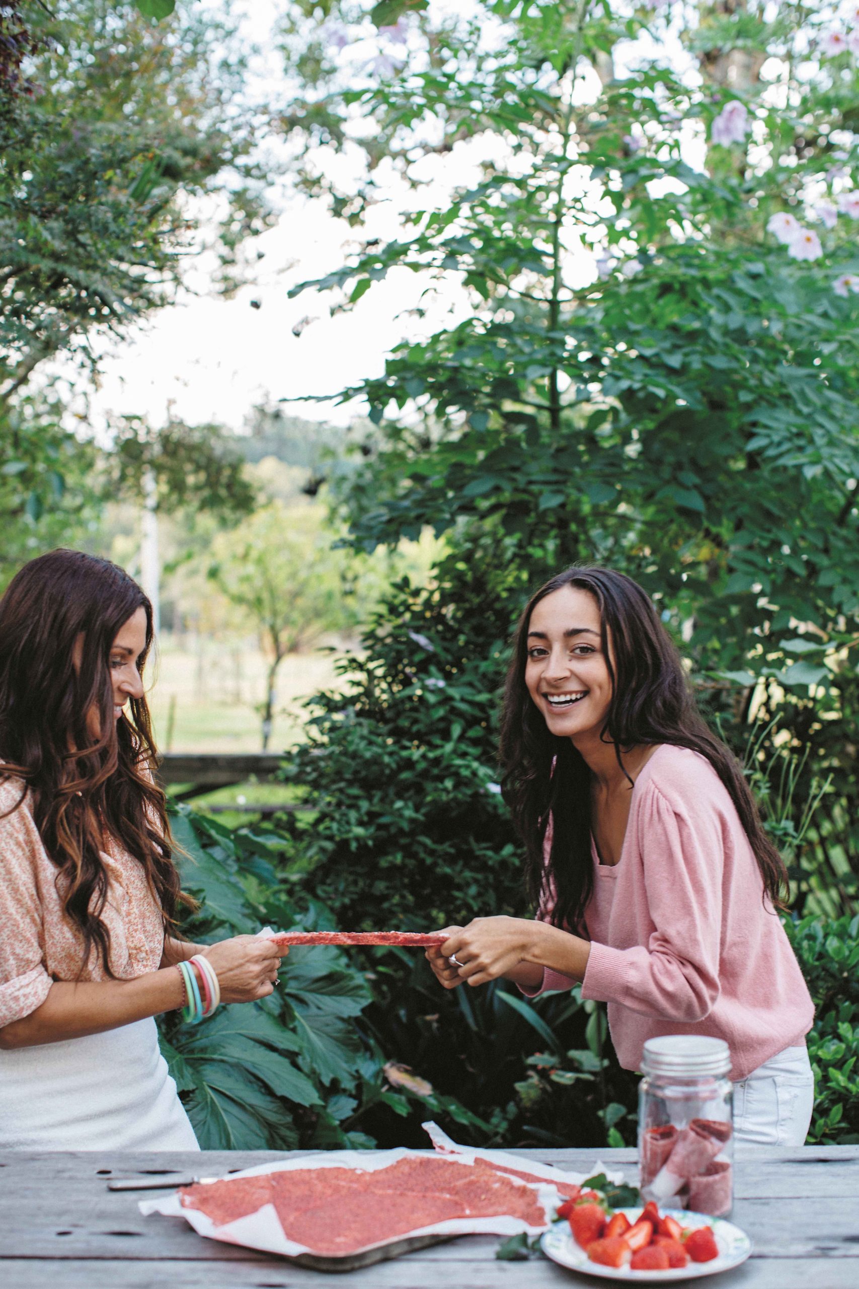 Ground Kush in Round Container with Hemp Leaves