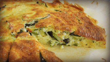 Ground Kush in Round Container with Hemp Leaves