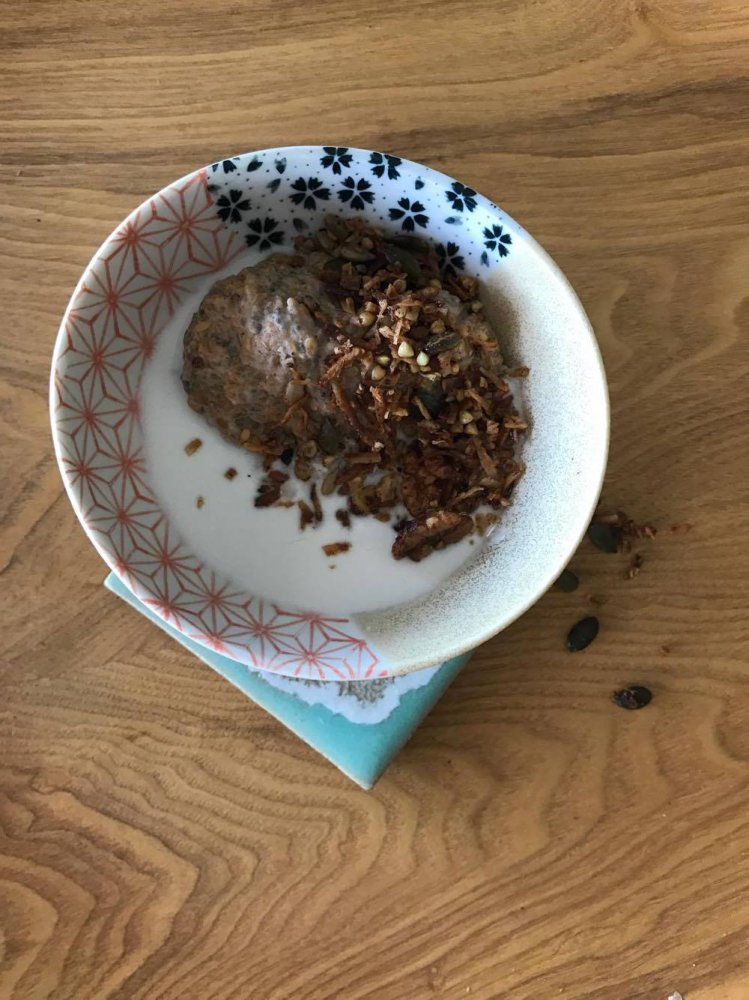 Ground Kush in Round Container with Hemp Leaves