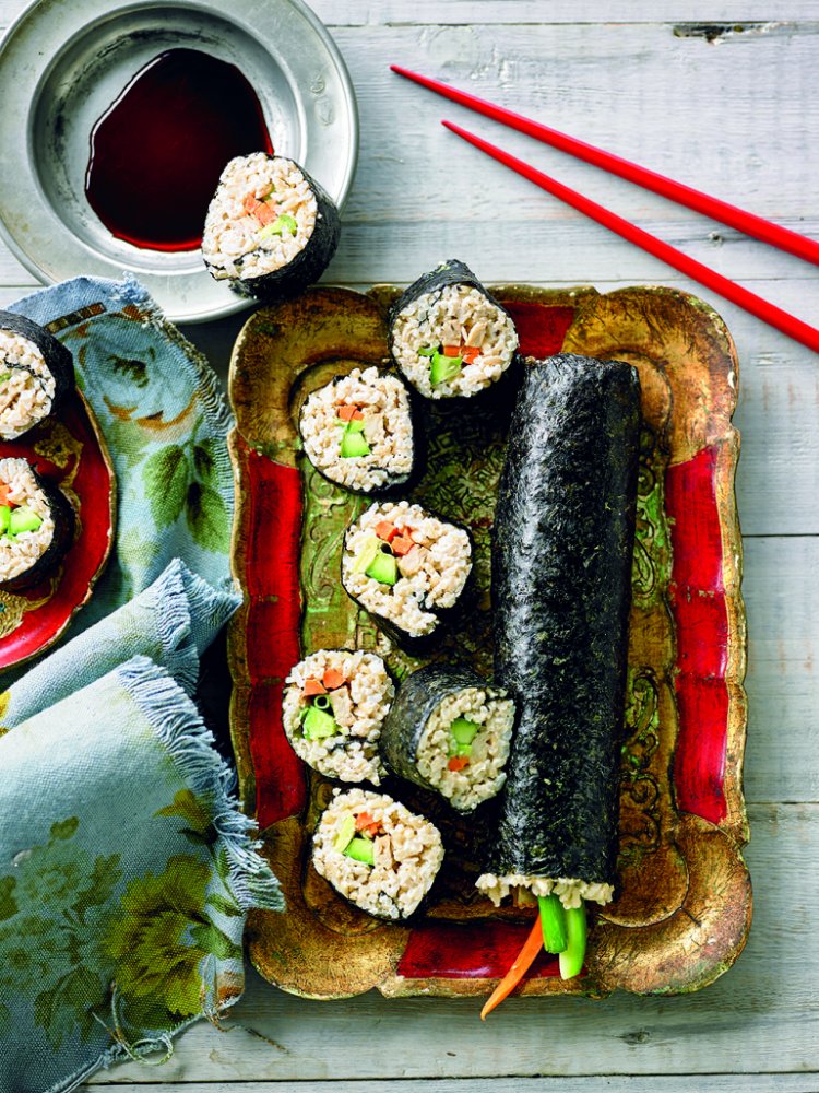 Ground Kush in Round Container with Hemp Leaves