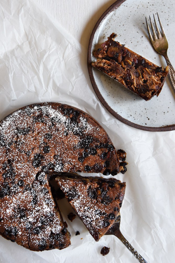 Ground Kush in Round Container with Hemp Leaves