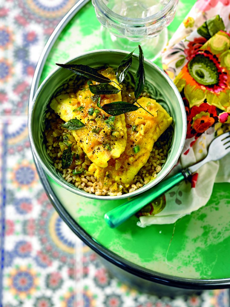 Ground Kush in Round Container with Hemp Leaves