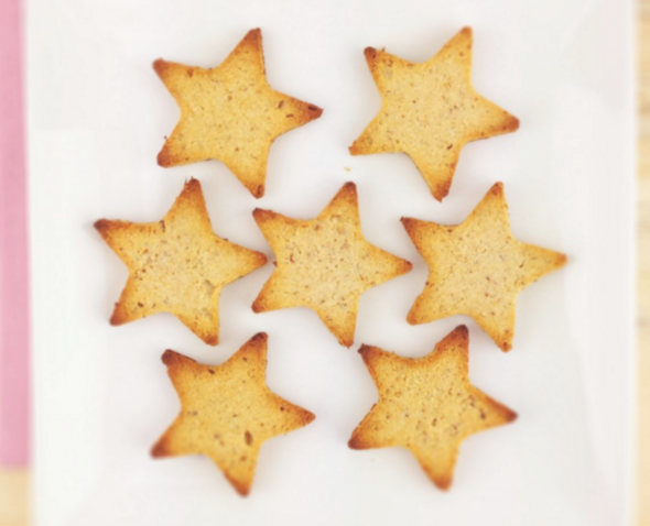 Ground Kush in Round Container with Hemp Leaves