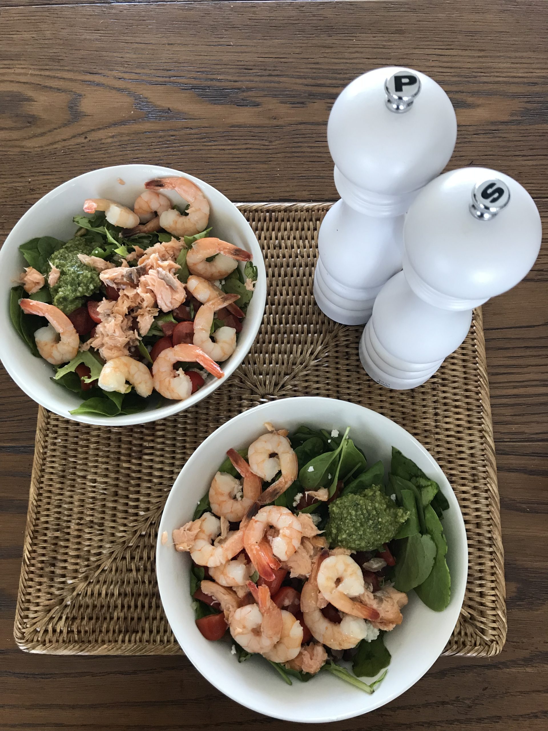 Ground Kush in Round Container with Hemp Leaves