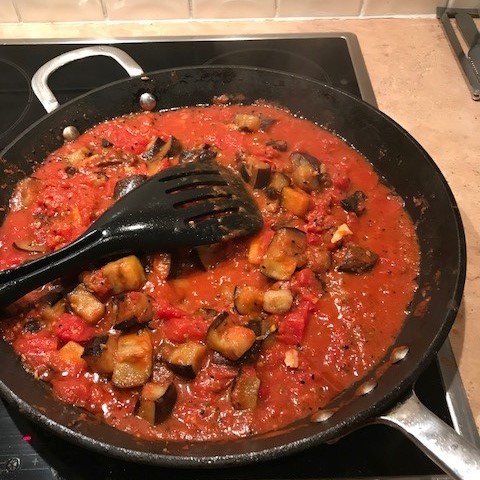 Ground Kush in Round Container with Hemp Leaves